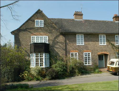 106 Hampstead Way